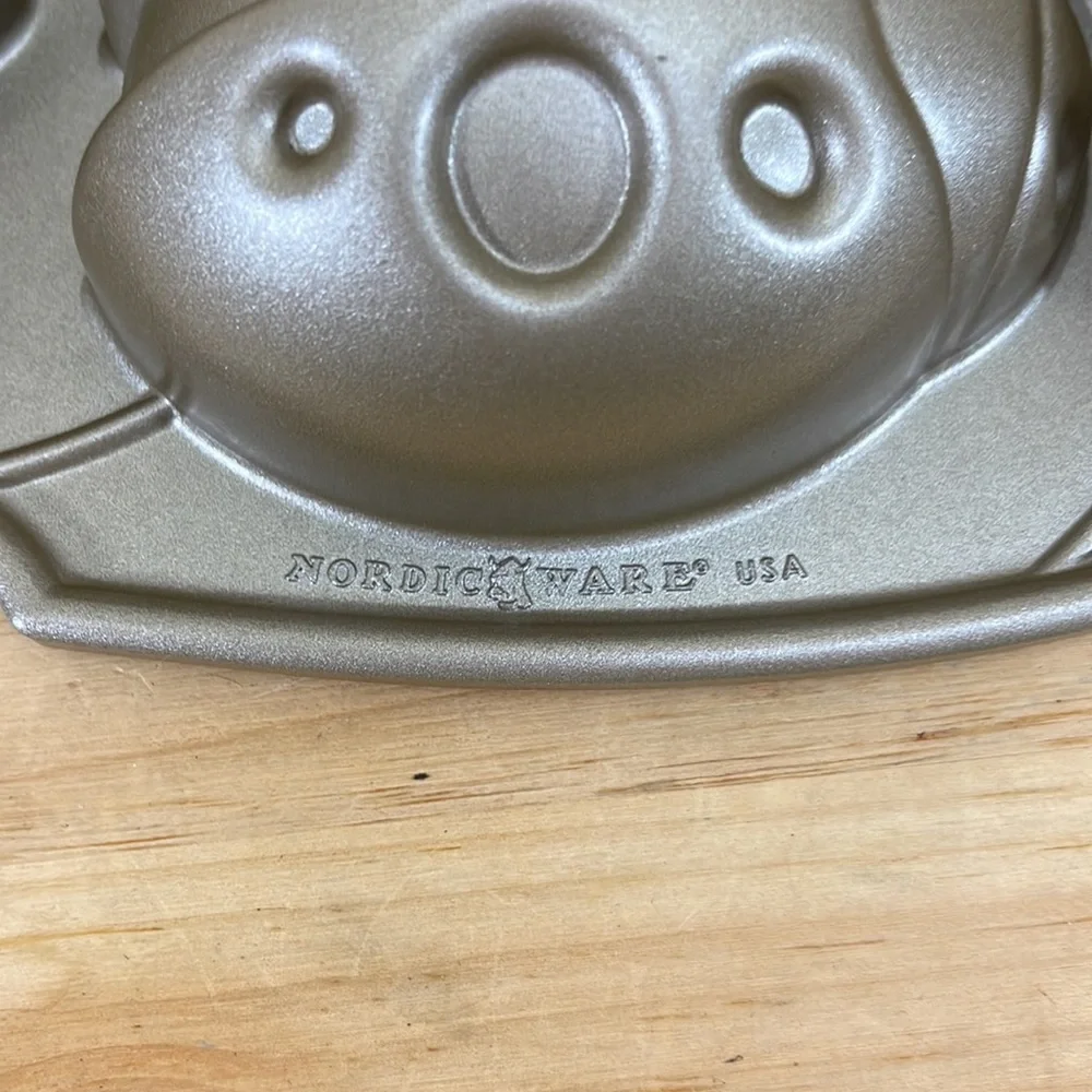 Williams Sonoma Nordic Ware cakelet pan